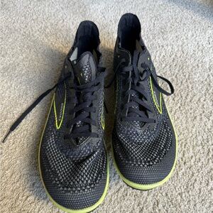 Brooks Distance Spikes - Size Men’s 10.5